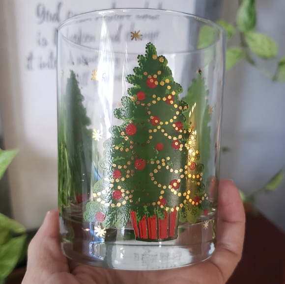 Christmas Set of 4 Whiskey Glasses Heavy Bottoms Christmas Tree Rocks Gl… - Picture 3 of 8